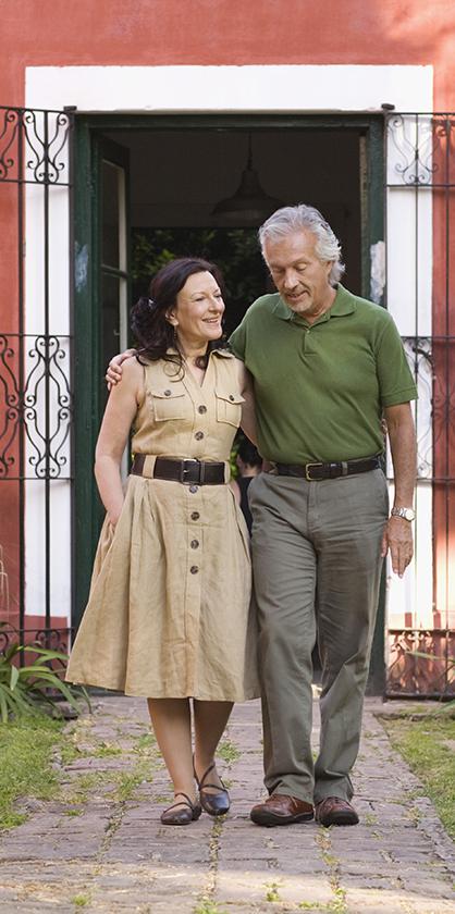 Older latino couple